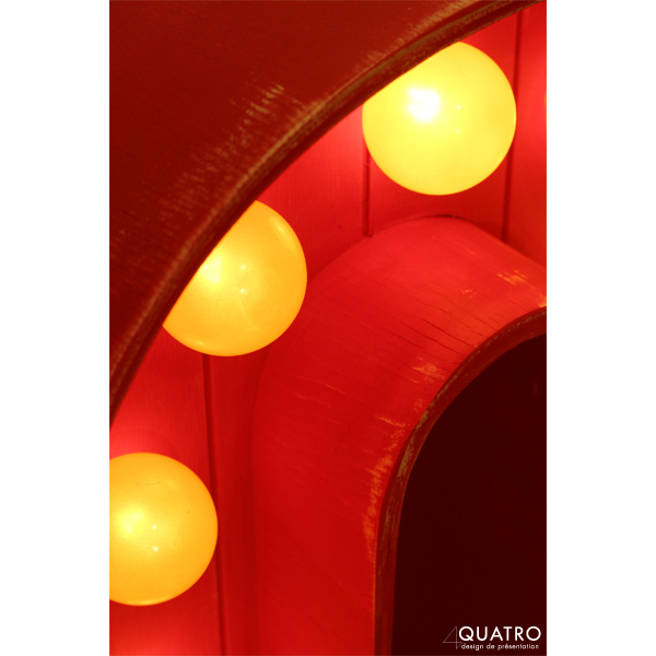 Lettres géantes "NOËL" lumineuses (location) – Image 4